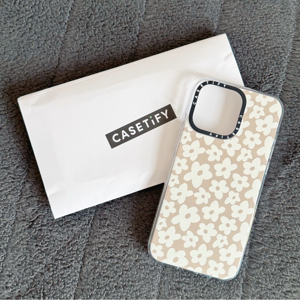 Casetify | Natural Flower MagSafe Phone Case